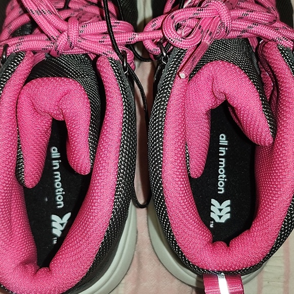 NWT youth size 3 all in motion ankle boots - Picture 4 of 7